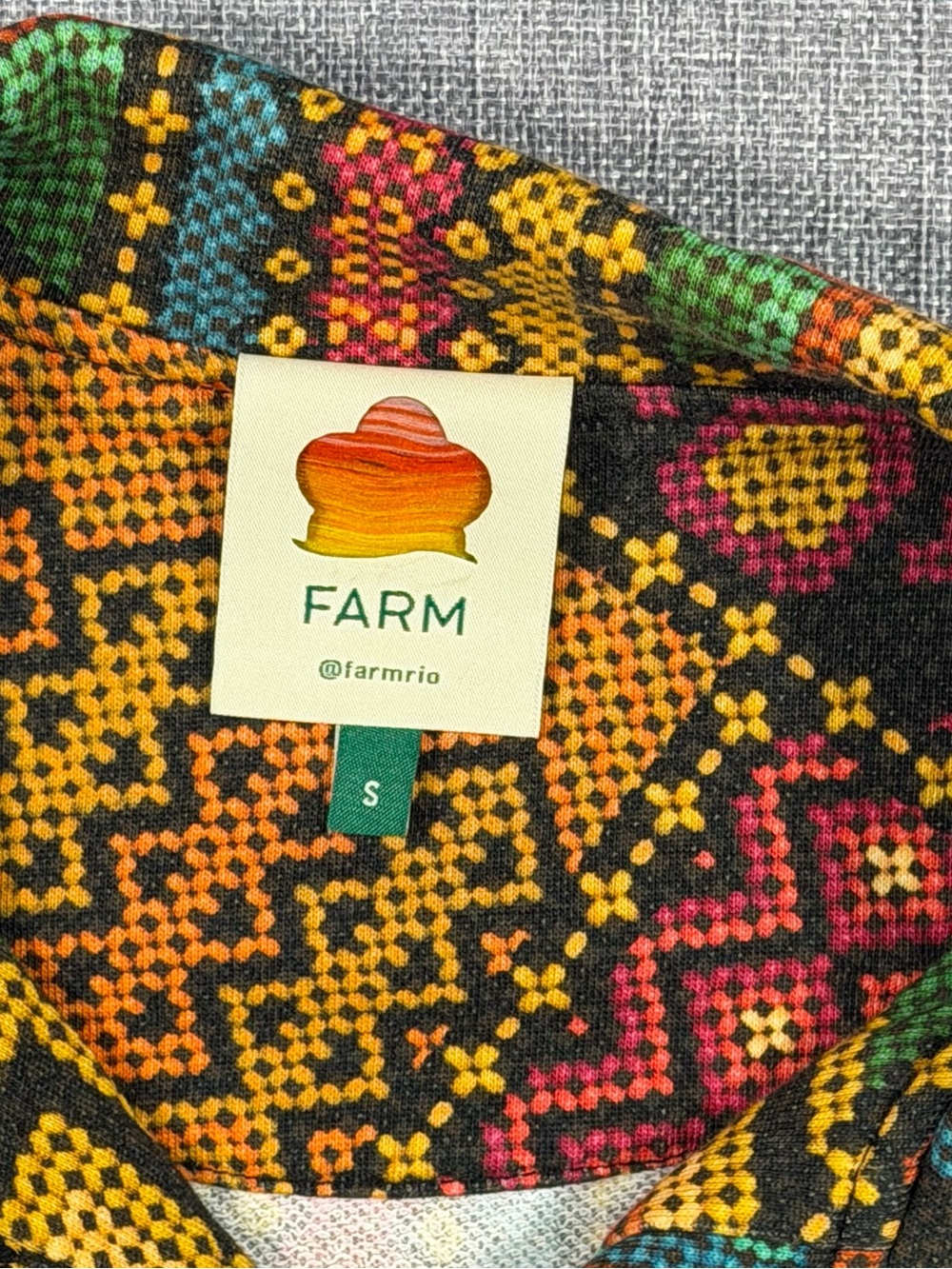 FARM Rio Multicolor Aztec Cropped long sleeve sweat shirt - Picture 2 of 9